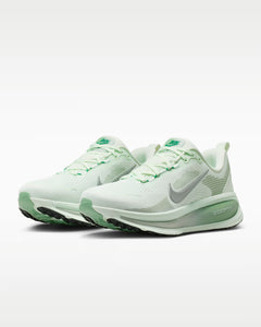 Calzado de correr para mujer Nike Vomero 18