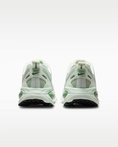 Calzado de correr para mujer Nike Vomero 18