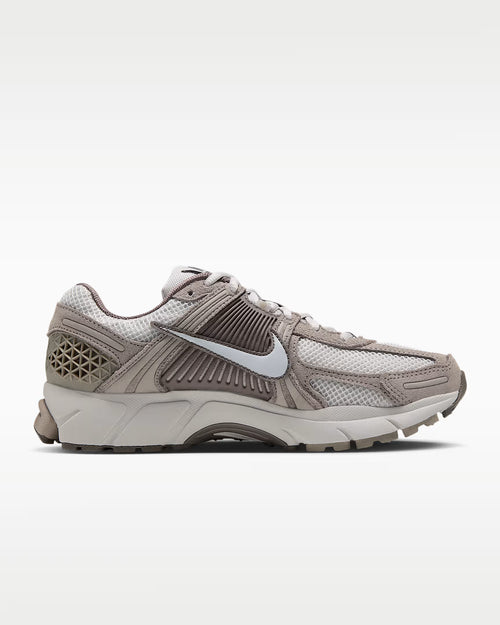 Calzado para mujer Nike Zoom Vomero 5