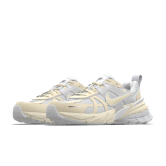 Calzado para mujer Nike V2K Run By You