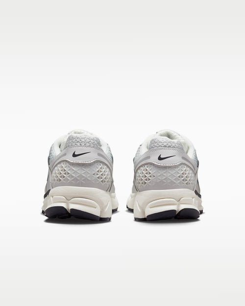 Calzado para mujer Nike Zoom Vomero 5