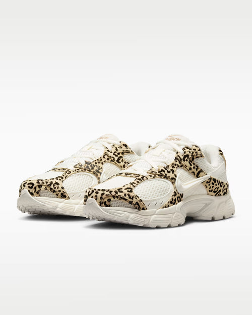 Calzado para mujer Nike V5 RNR Suede