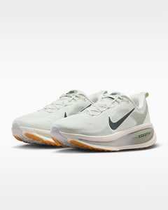 Calzado de correr para hombre Nike Vomero 18