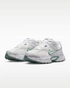 Calzado para mujer Nike V5 RNR