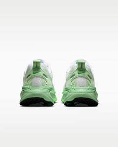 Calzado de correr para mujer Nike Vomero 18