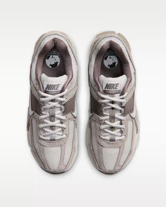 Calzado para mujer Nike Zoom Vomero 5